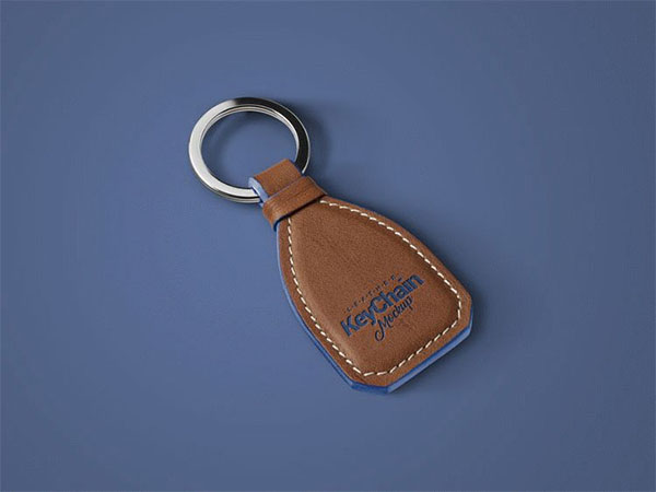 Free Leather Keychain Mockup PSD