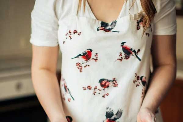 Apron Mockups – Realistic and Customizable Mockup Designs for Kitchen, BBQ & Restaurant Branding | PSD & AI Files