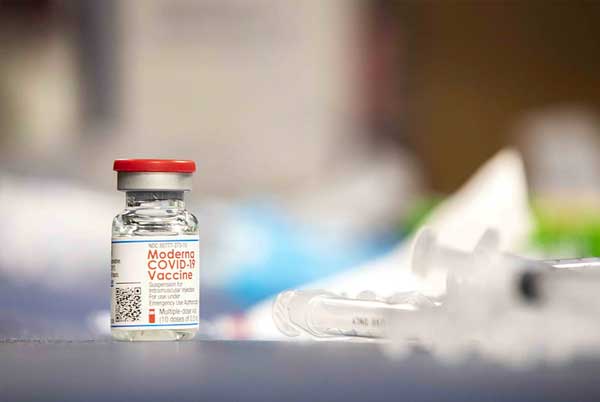 Free Best Vaccine Vial Mockups