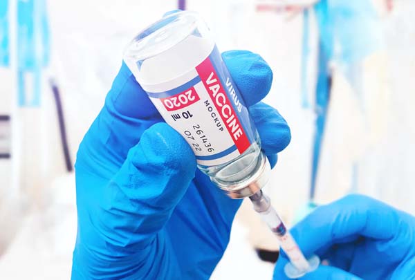 Free Injection Vaccine Bottle Mockup PSD Template