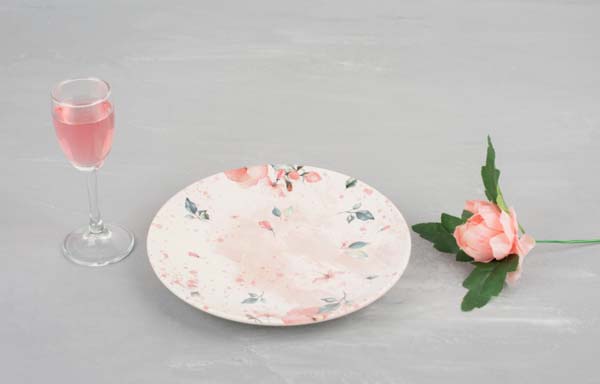 Plates And Tablecloth Set Mockup